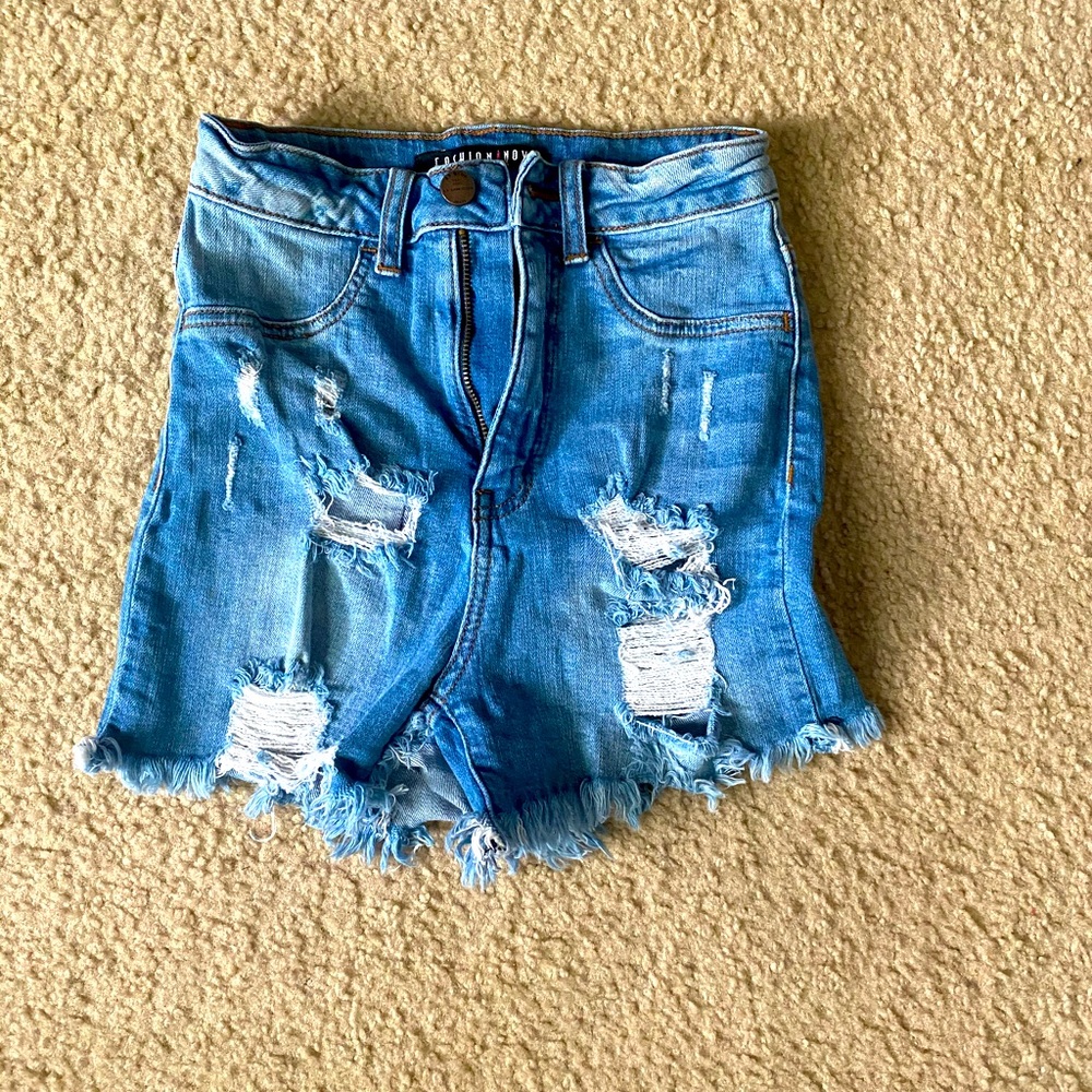 Distressed high waisted shorts